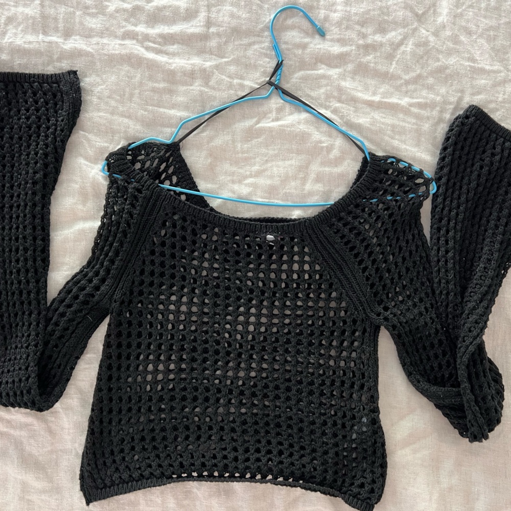 Black crop top